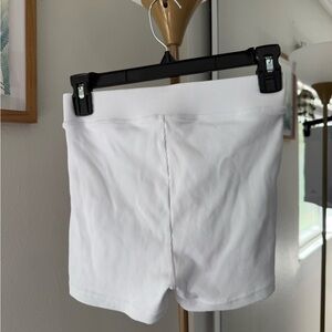 Alo white short size M